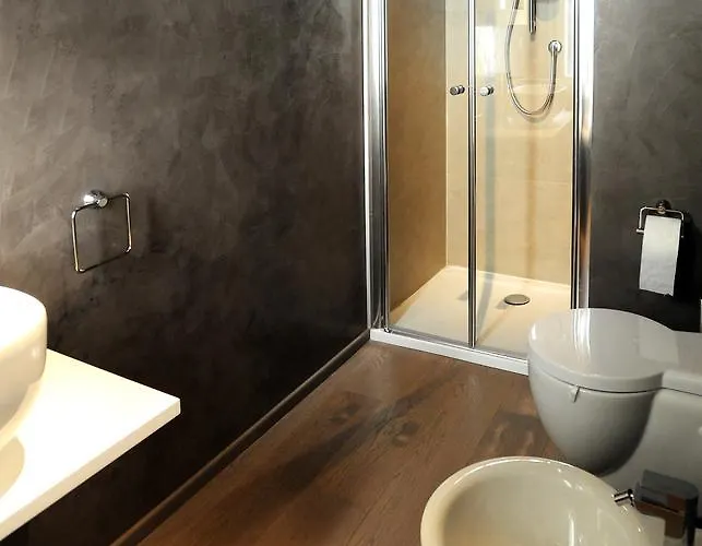 Opera Bed and breakfast 3*