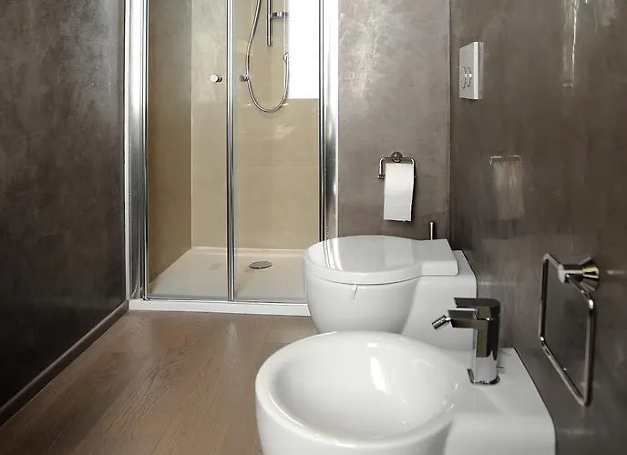 Opera Bed and breakfast 3*